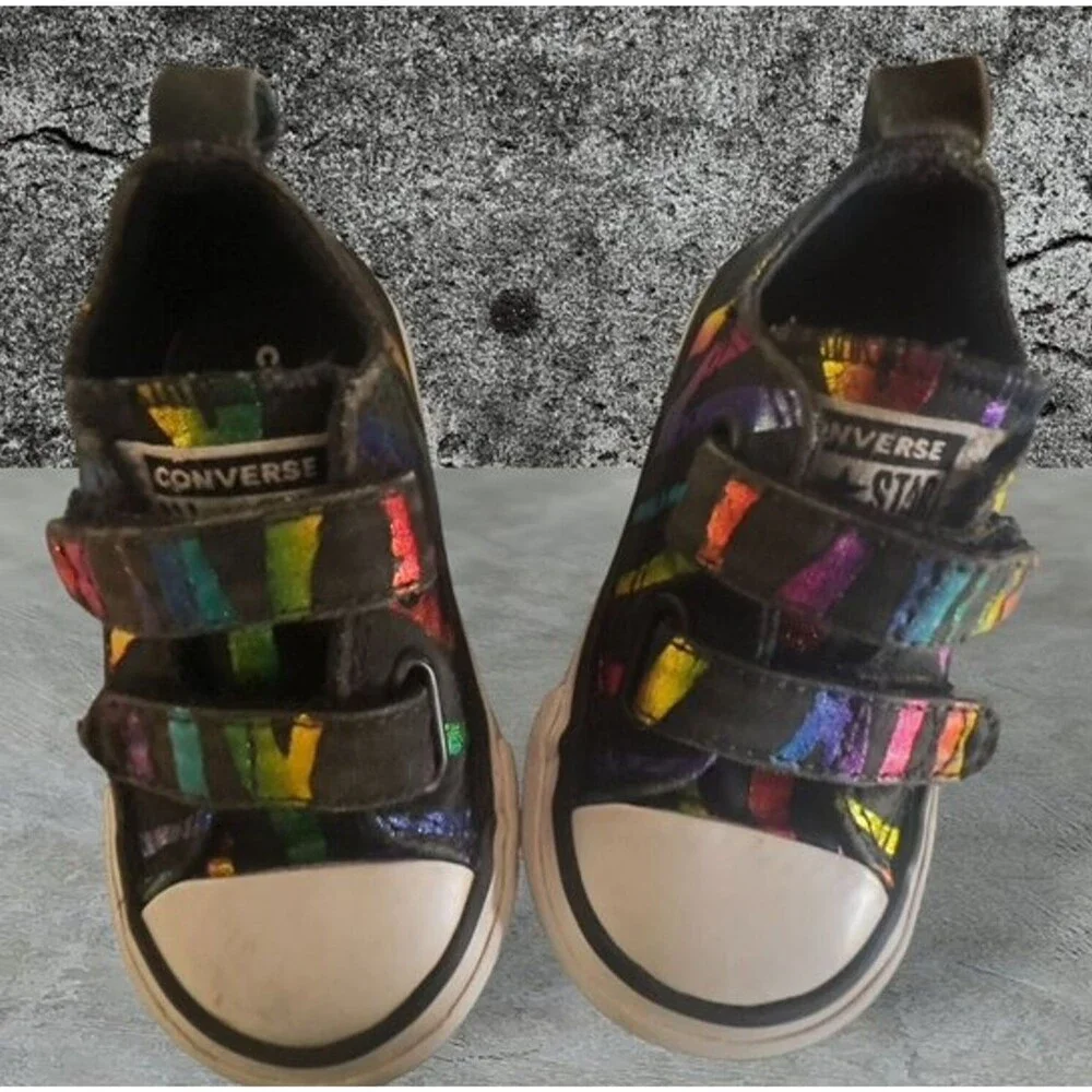 CONVERSE ALL STAR✨ Baby Sneakers / Shoes Size 4 Easy-On hook and loop Closure